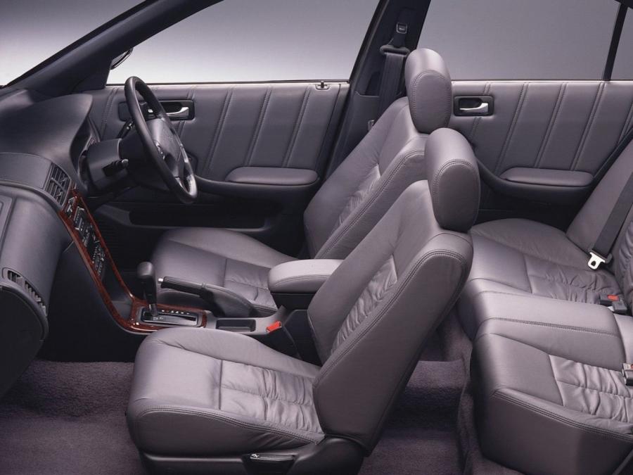  Honda Rafaga 2.5 S 1993 года  (фото 2 из 5)